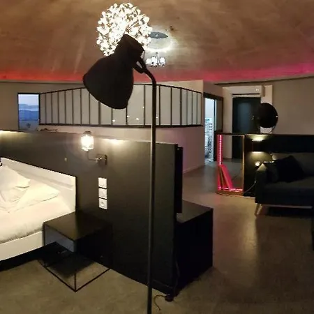 Lloyd Wright Liebeshotel