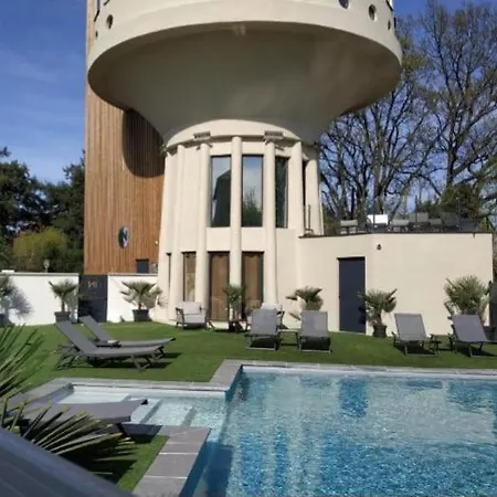Lloyd Wright