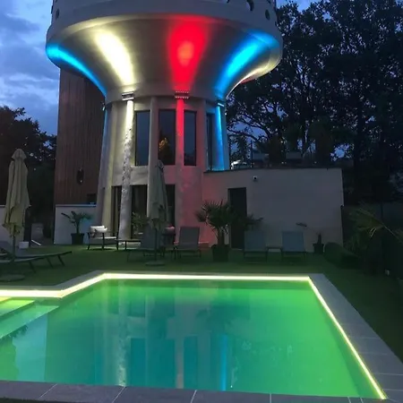 Lloyd Wright